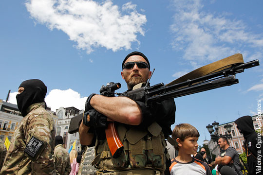 Украинцев хотят вооружить, не имея возможности разоружить