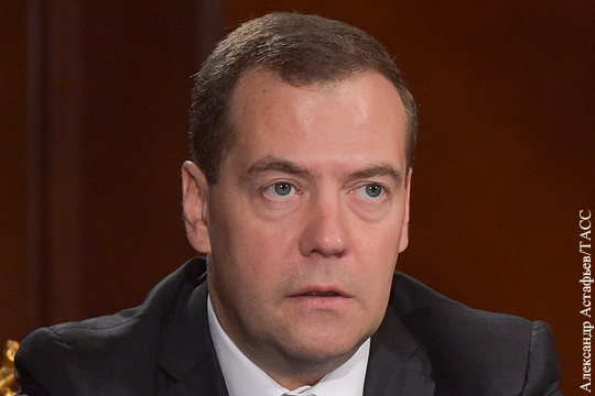 Медведев назвал назначение Саакашвили «шапито-шоу»