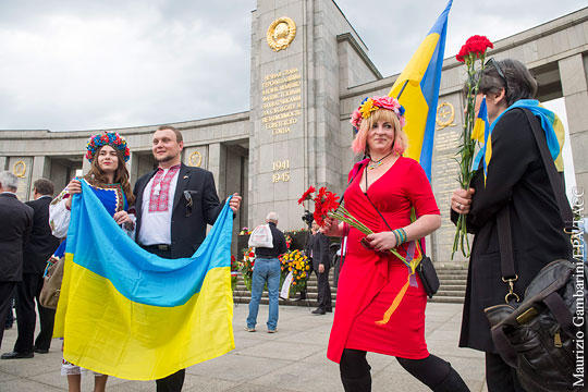 ЕС заявил о резком росте числа украинцев, желающих переселиться в Европу
