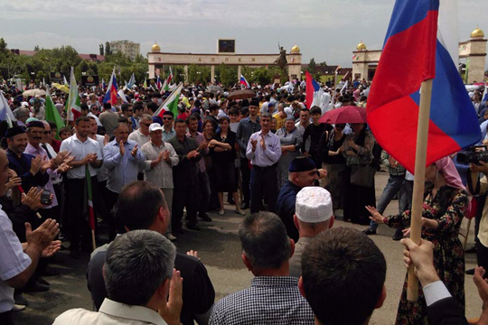 На митинг в честь Дня России в Чечне пришли 20 тыс. человек