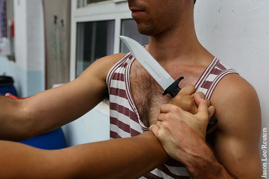 На соревнованиях по ножевому бою в Москве задержали более 50 человек