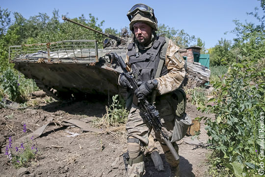 Бывший украинский разведчик рассказал о провокациях силовиков на ответный огонь
