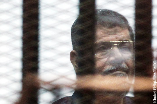 Экс-президента Египта Мурси приговорили к пожизненному сроку за шпионаж