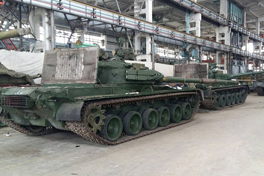 Харьковский завод восстановил для украинской армии советские танки Т-80БВ
