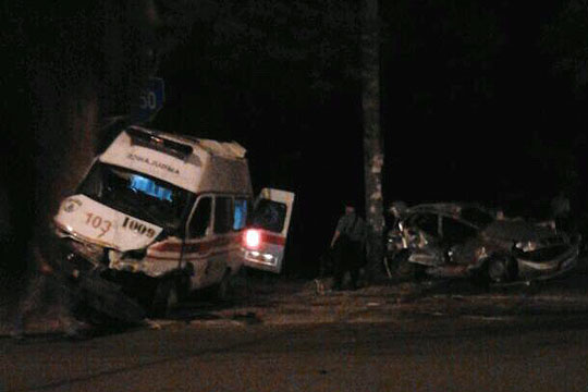 СМИ: Автомобиль с пьяными бойцами батальона «Азов» попал в ДТП в Мариуполе
