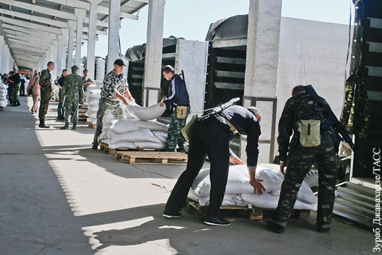 Гуманитарная помощь России прибыла в Донецк и Луганск 