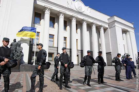 Рада направила проект изменений в конституцию Украины на экспертизу