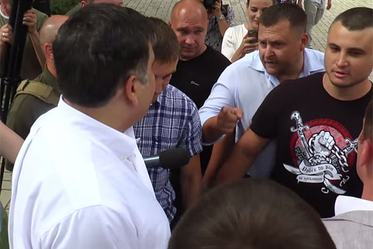 Экс-заместитель Коломойского назвал Саакашвили чванливым попугаем