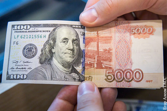 Сбербанк предупредил о новом падении рубля в конце года
