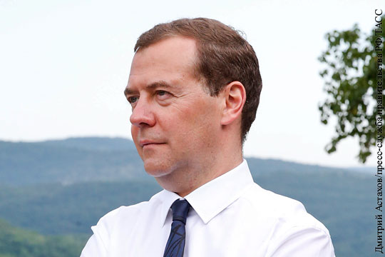 Япония выступила против поездки Медведева на Курилы