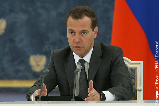 Медведев объяснил задержку переговоров с Анкарой по «Турецкому потоку»
