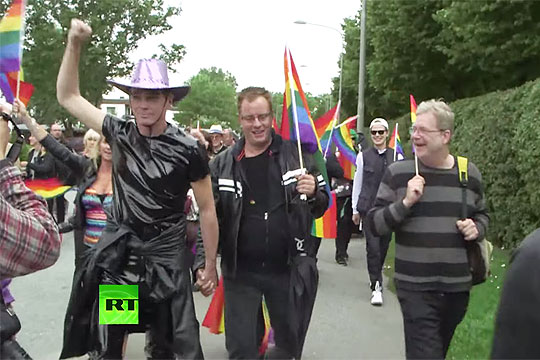 Правая партия провела гей-парад в мусульманских районах Стокгольма