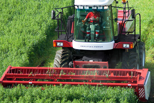 ДНР сообщила о скором получении 200 единиц сельхозтехники из России