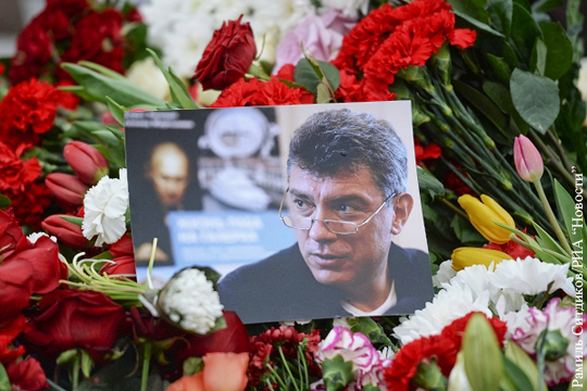 СМИ: В Немцова могли стрелять из двух разных пистолетов