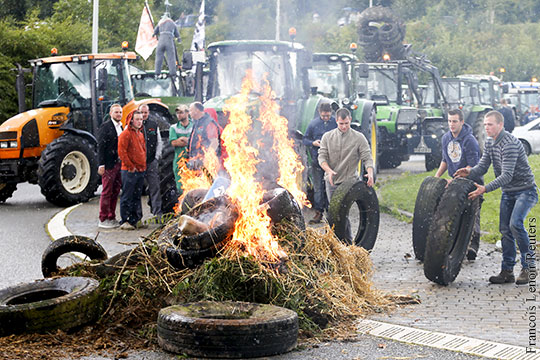 Пострадавшие от продэмбарго фермеры ЕС запланировали на осень массовые акции протеста