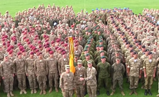 Военные НАТО поздравили украинцев с днем независимости приветствием УПА (видео)