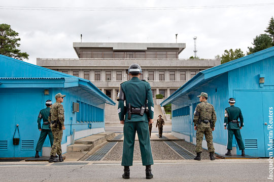 Южная Корея прекратила вещание громкоговорителей на КНДР