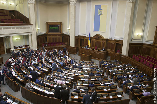 Рада приняла в первом чтении поправки в конституцию Украины по децентрализации