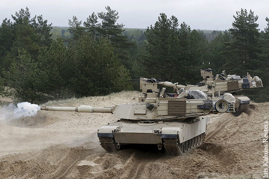 СМИ: Американские танки в Европе решено перекрасить из песочного в зеленый