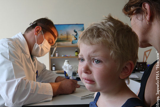 Россияне предпочитают лечиться дома, лишь бы не идти в поликлиники