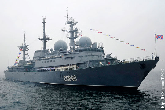 Пентагон: Боевой корабль России прошел вблизи судна США в Чукотском море