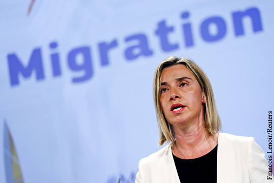Могерини: ЕС не может найти решения проблемы мигрантов
