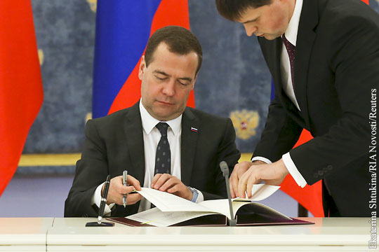 Медведев подписал постановление о цене на газ для Украины
