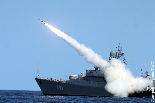 Российские корабли нанесли удар крылатыми ракетами по позициям ИГ в Сирии