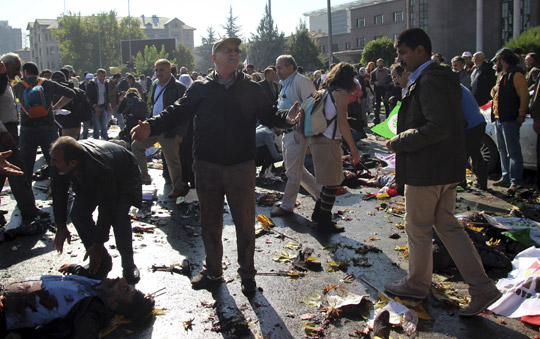 Власти Турции признали взрывы в Анкаре терактом