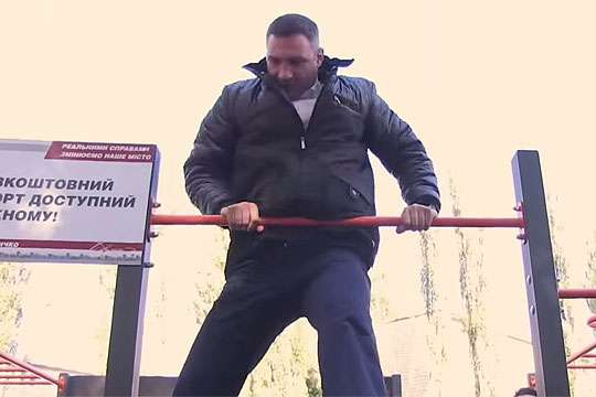 Мэр Киева Кличко доказал, что он не сосиска