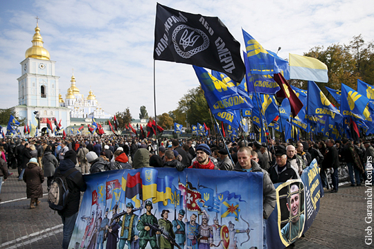 Украинские националисты вышли на массовый митинг в Киеве по случаю дня УПА