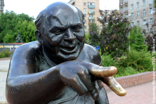 Памятник актеру Евгению Леонову украли в Москве 