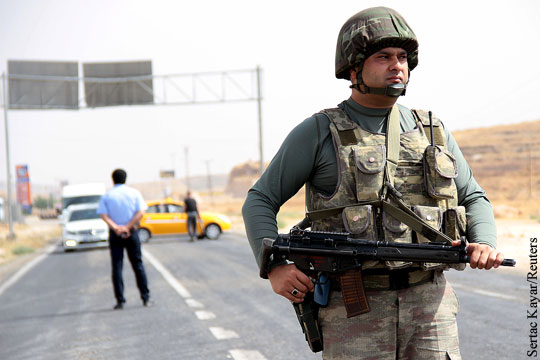 Курдские боевики атаковали аэропорт в Турции