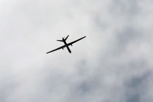 Российский пилот заснял на видео американский беспилотник в небе над Сирией