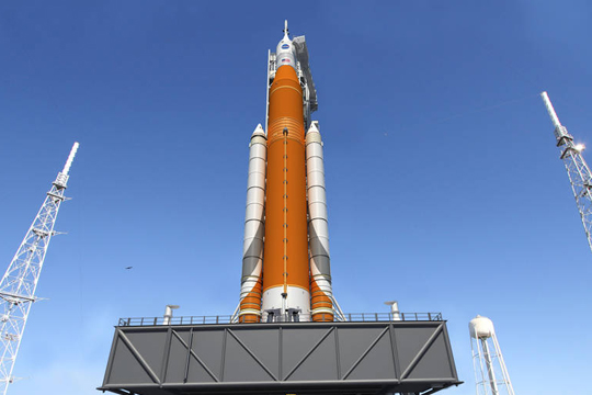 НАСА отправило в производство новейшую ракету SLS