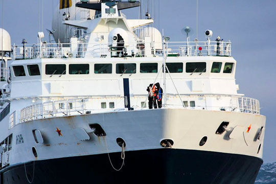 Океанографическое судно «Янтарь» прибыло на Северный флот