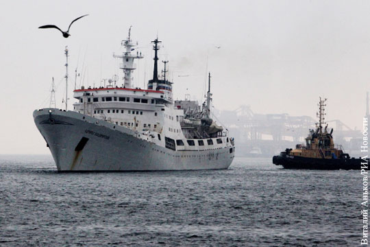 Океанографическое судно ВМФ России отправилось в Антарктиду 