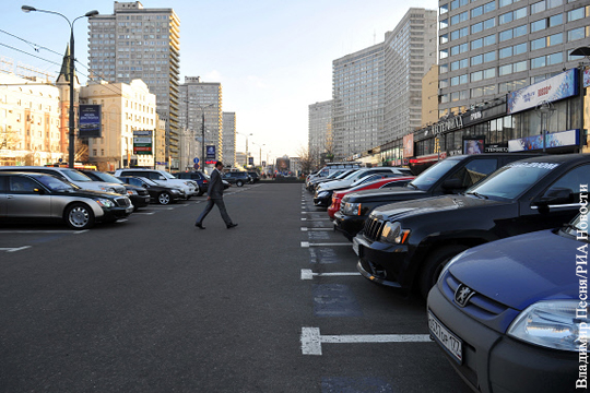 Власти Москвы предложили ГИБДД сузить парковочные места на 25 см