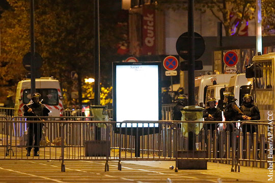 Прокуратура Парижа заявила о гибели четырех полицейских при штурме