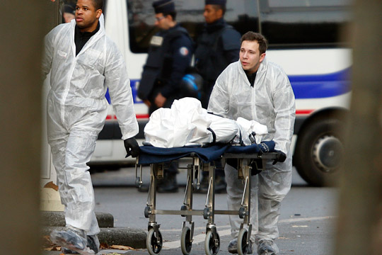 Рядом с телом предполагаемого террориста в Париже найден паспорт гражданина Египта