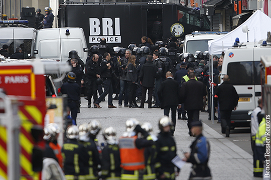 СМИ: Убежище террористов в Париже нашли благодаря мобильному из мусорки