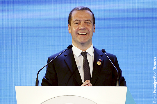 Медведев: По долгу Киева необходимы гарантии, что потом не пошлют куда подальше