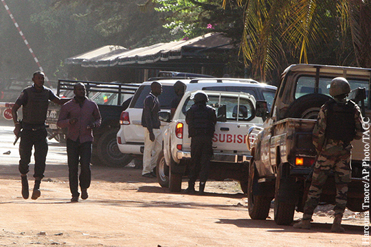 В ходе штурма отеля в Мали освобождены не менее 20 заложников