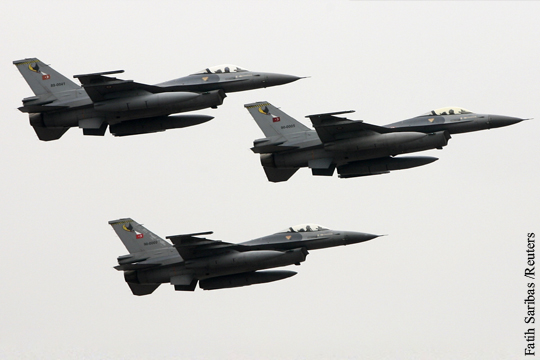Турция отправила на патрулирование границы с Сирией 18 истребителей F-16
