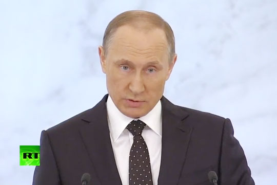 Путин начал выступление с посланием Федеральному собранию словами благодарности российским летчикам