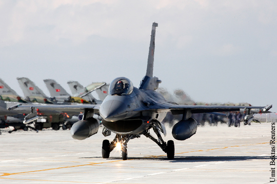 Турция приостановила авиаудары по ИГ после инцидента с Су-24