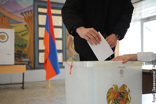 За реформу конституции проголосовали более 63% граждан Армении