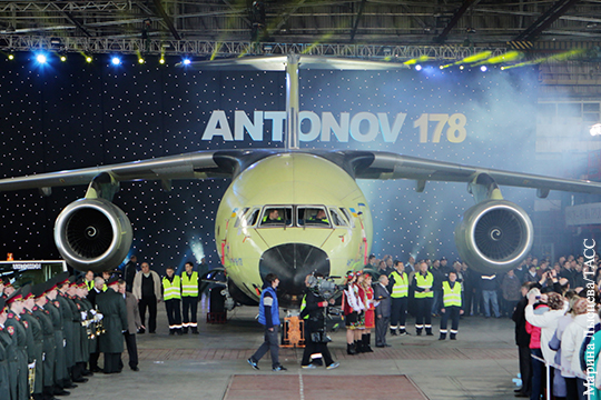 СМИ: «Антонов» может назвать новый самолет Ан-178 «Бандерой»