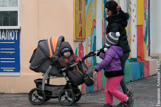 Украина не хочет отпускать рожденных в Крыму детей