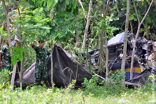 Истребитель Т-50 разбился в Индонезии, пилоты погибли